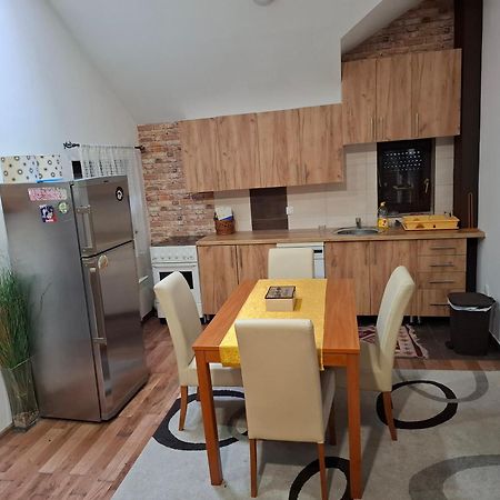 יהורינה Apartment T&T מראה חיצוני תמונה