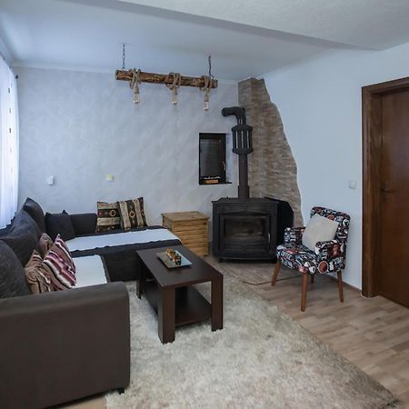 יהורינה Apartment T&T מראה חיצוני תמונה
