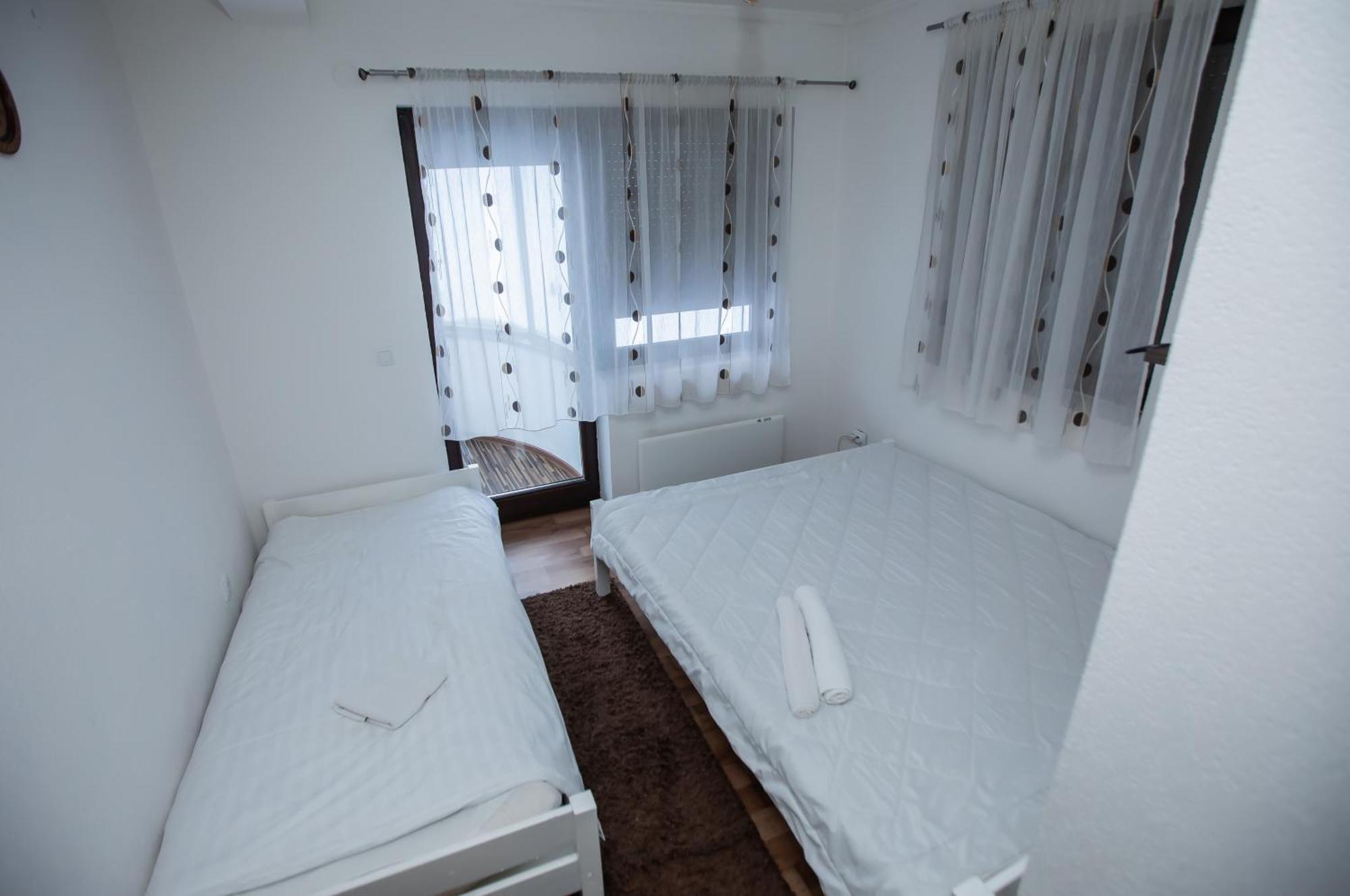 יהורינה Apartment T&T מראה חיצוני תמונה